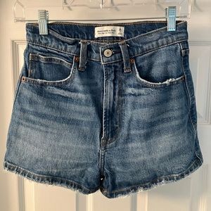 Abercrombie Ultra High Rise Mom Short